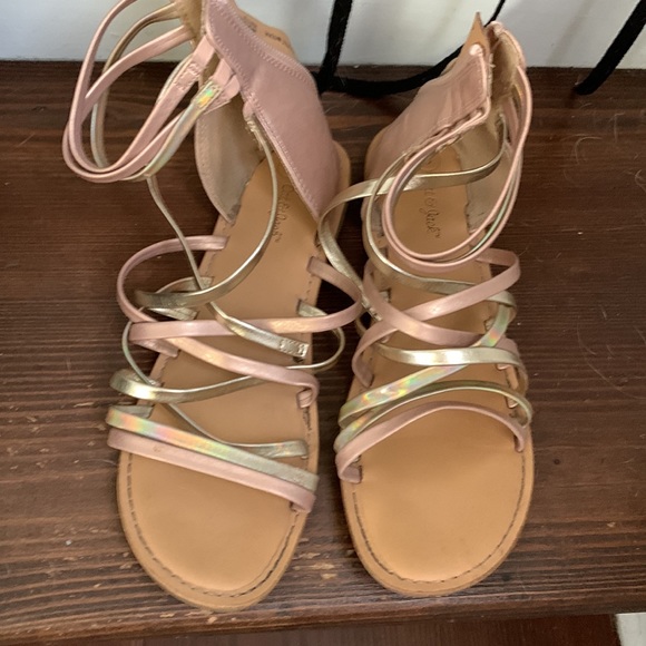 Kids size 3 Pre owned sandal little girl - Picture 4 of 4